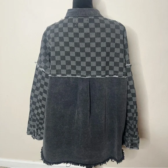 Oli & Hali Black Gray Mineral Washed Checkered Taw Edge Denim Shacket Sz M/L - Picture 4 of 9